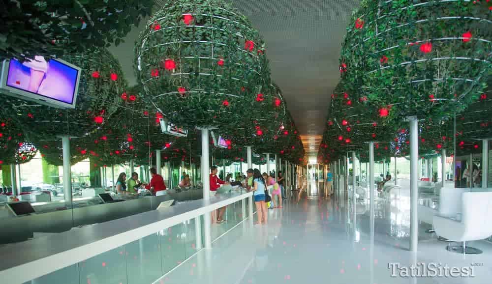 Adam & Eve Hotel (+16) 